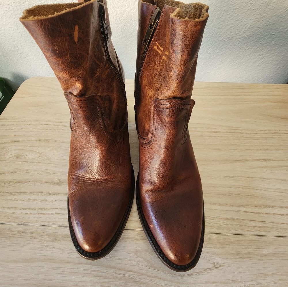 Free Bird by Steven Salt side zip ankle boot, Size 9 - Picture 3 of 15